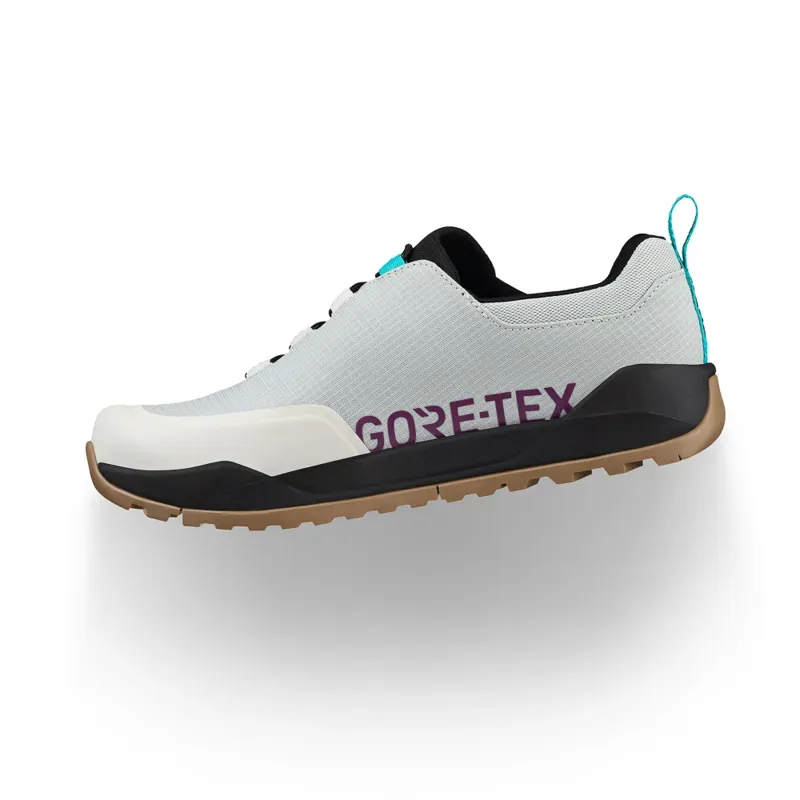 Fizik Terra Ergolace GTX Flat Shoes In Ice/Grey-3